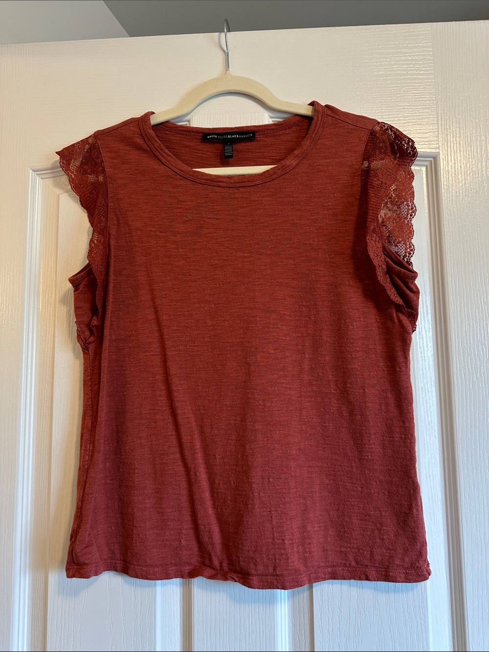 White House Black Market Sleeveless Lace-Trim Tank in Rust